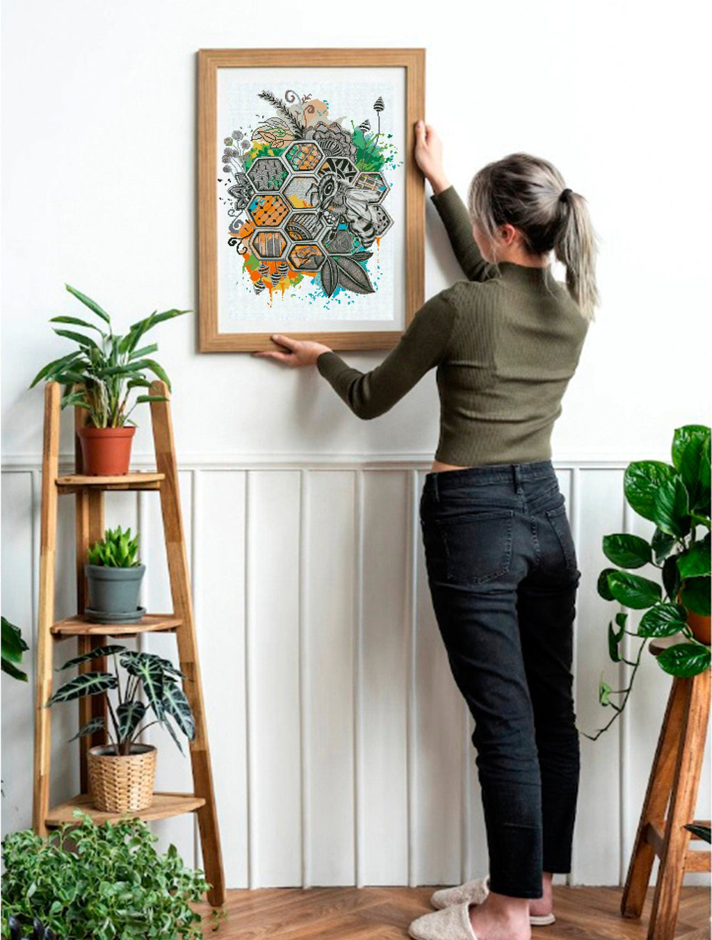Bee Cross Stitch Pattern PDF, Honeycomb Bee Embroidery Design, Botanical Bee Cross Stitch Chart, Pollinator Nature Needlepoint, download - NuttyHappyHobby